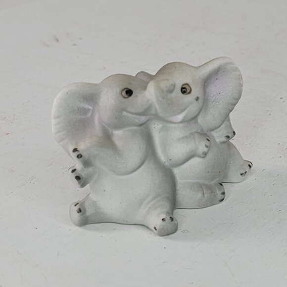 Vintage Freeman George Good Ceramic Kissing Elephant Couple Figurine Miniature - Picture 7 of 8